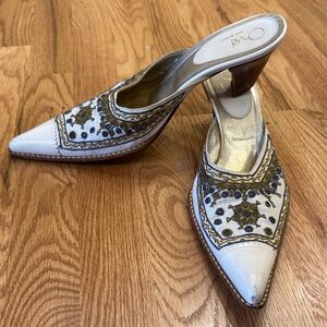 Women's Embroidered White and Gold Mules Italian - OMARI